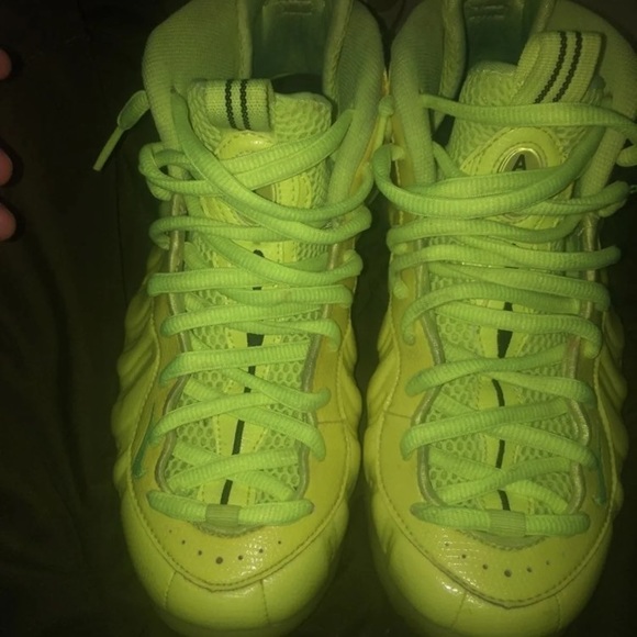 Nike - Picture 4 of 4